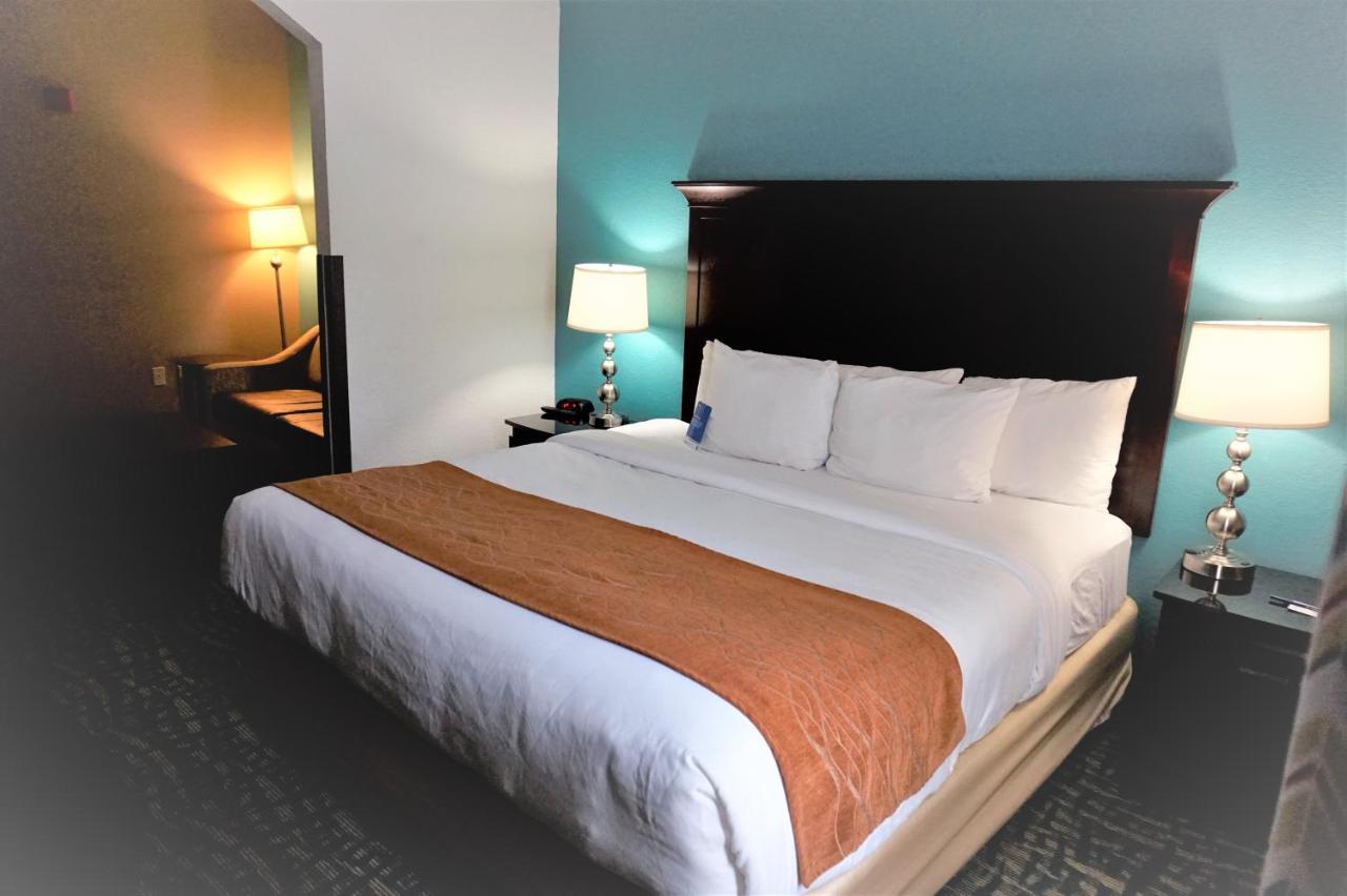 Comfort Inn & Suites Fort Lauderdale West Turnpike Lauderdale Lakes Екстериор снимка