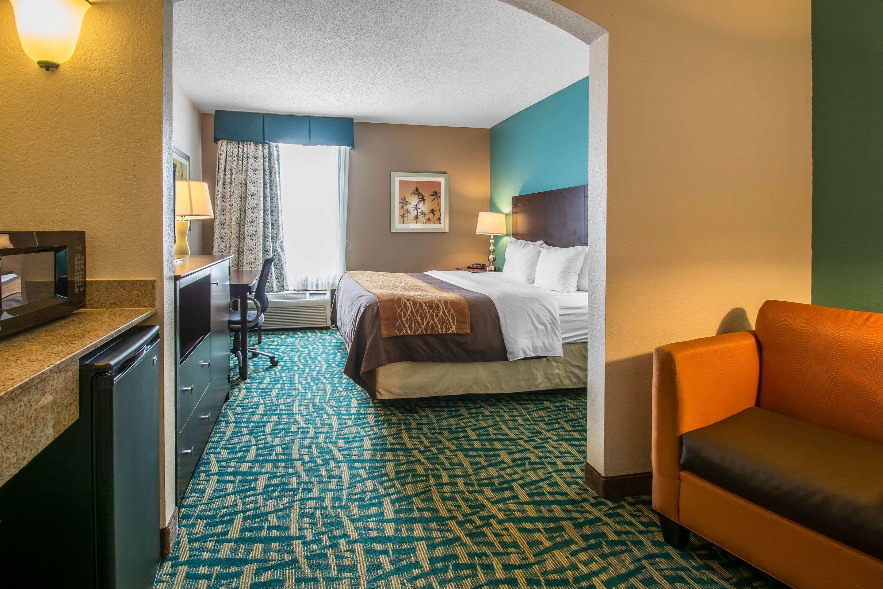 Comfort Inn & Suites Fort Lauderdale West Turnpike Lauderdale Lakes Екстериор снимка