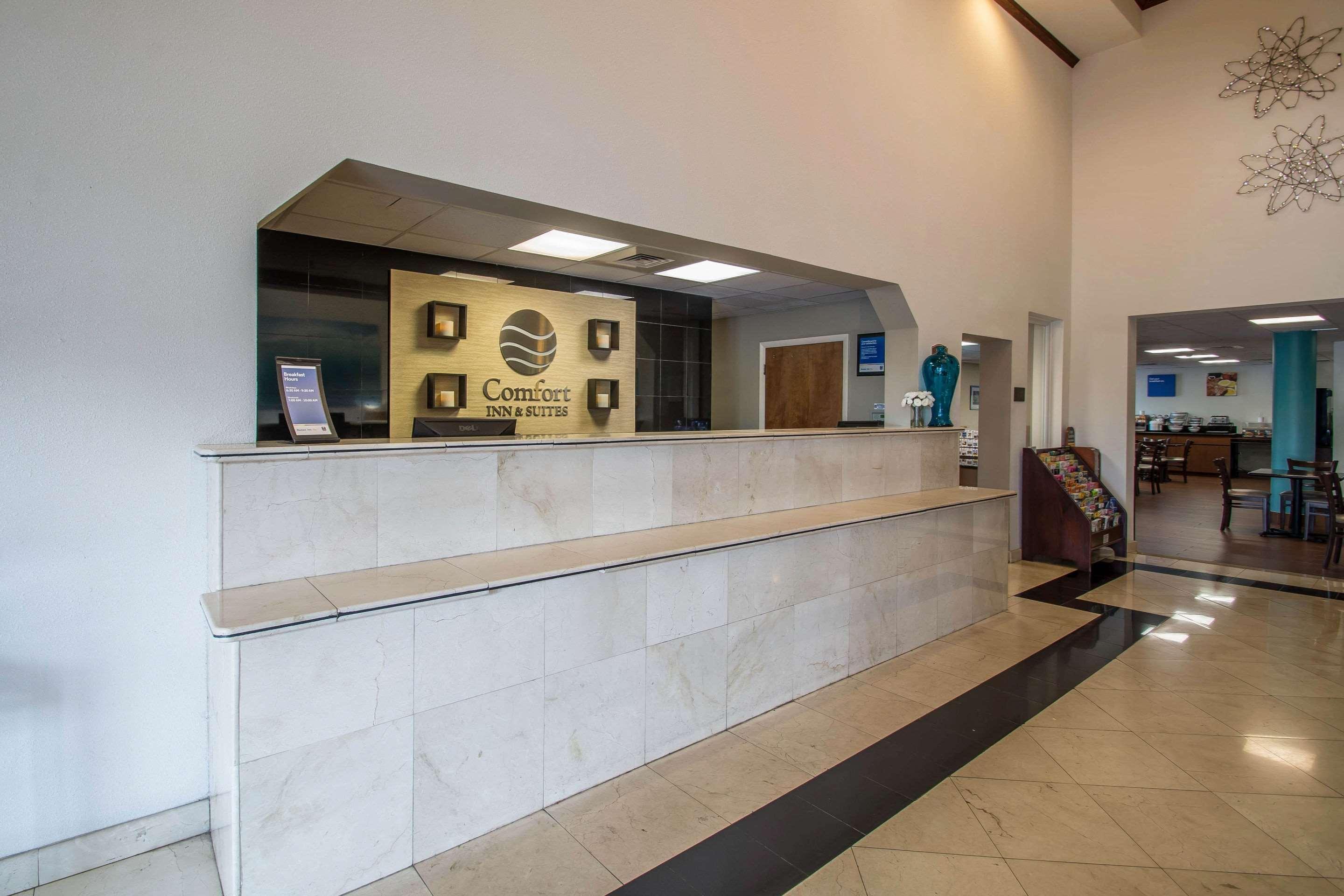 Comfort Inn & Suites Fort Lauderdale West Turnpike Lauderdale Lakes Екстериор снимка