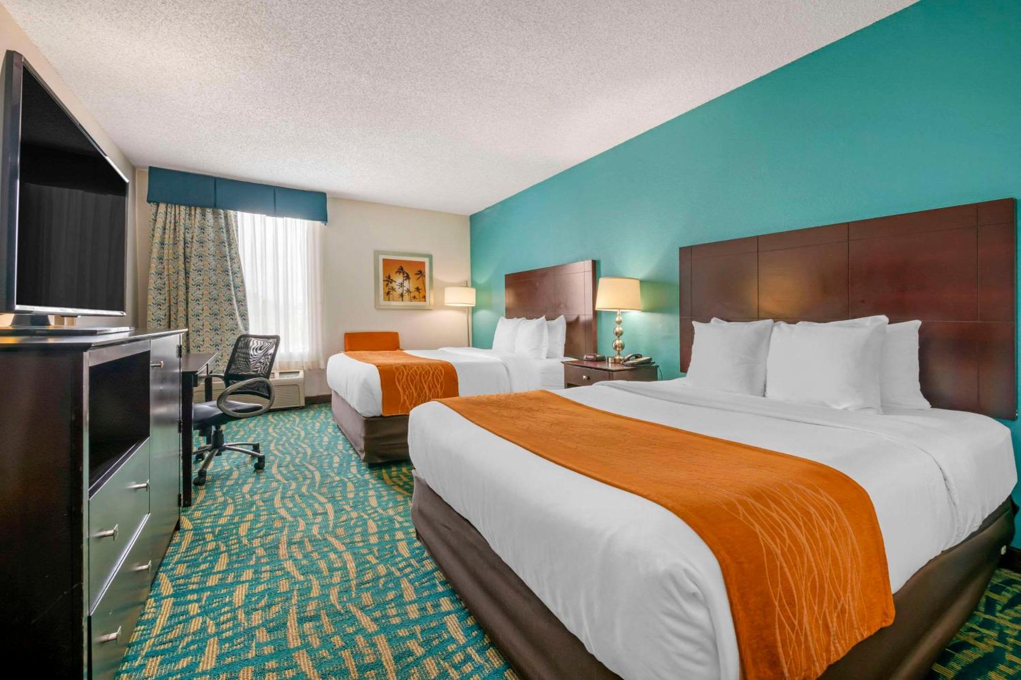 Comfort Inn & Suites Fort Lauderdale West Turnpike Lauderdale Lakes Екстериор снимка