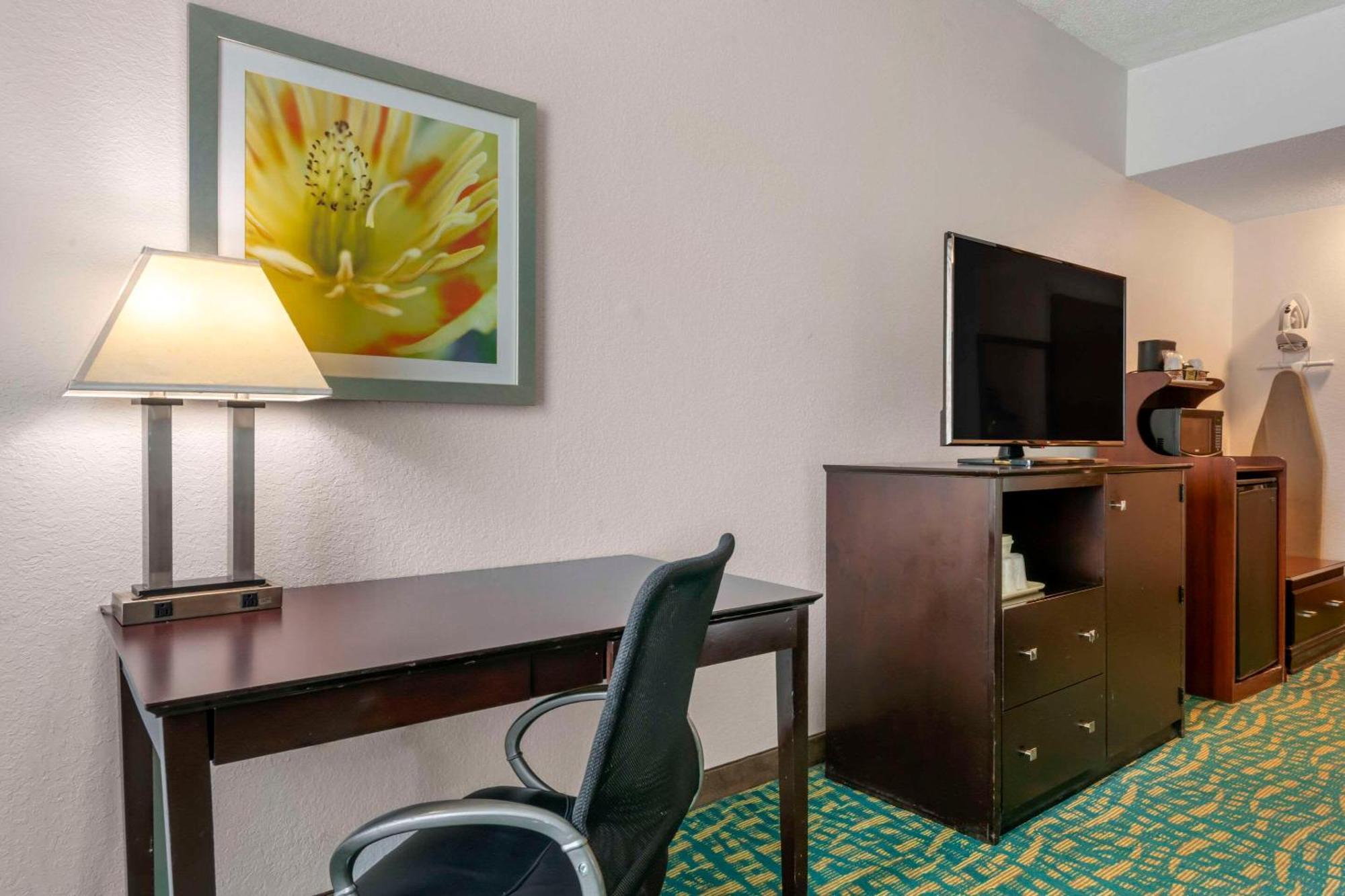 Comfort Inn & Suites Fort Lauderdale West Turnpike Lauderdale Lakes Екстериор снимка