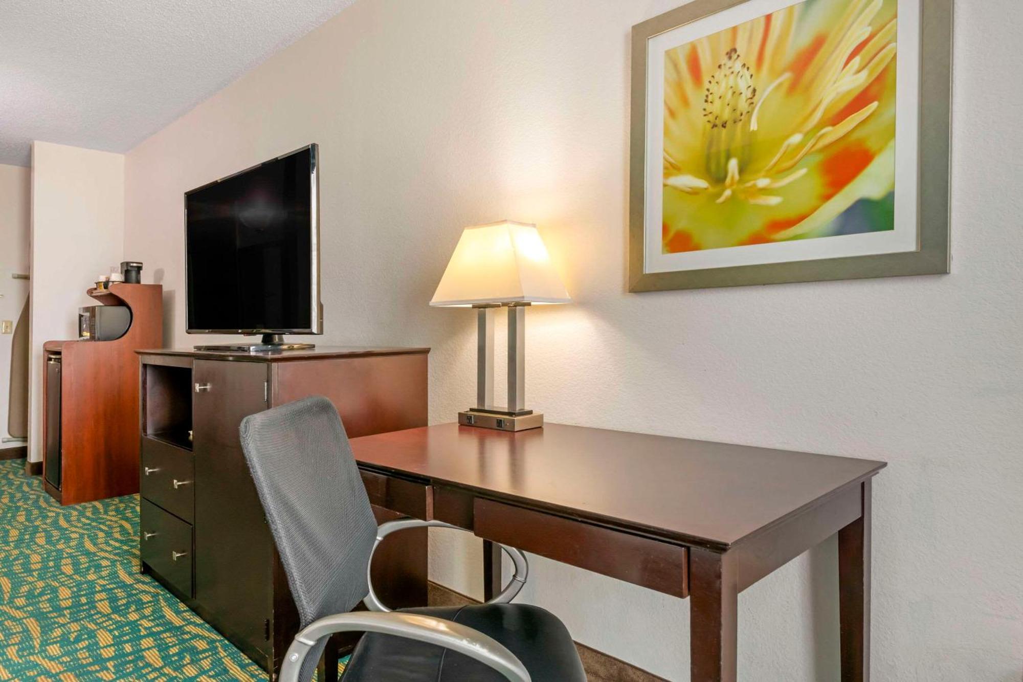 Comfort Inn & Suites Fort Lauderdale West Turnpike Lauderdale Lakes Екстериор снимка